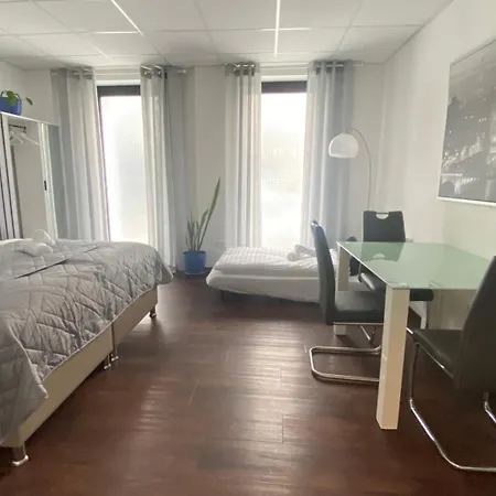 Nowa Apartment *
